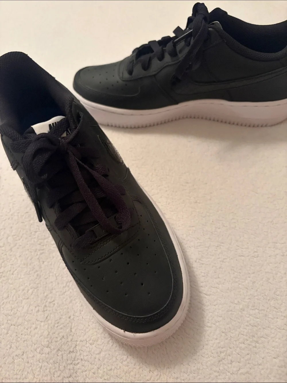 New Big Boys Nike size 7